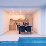 Two-bedroom In Lejlighed *