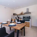 Two-bedroom In Lejlighed *