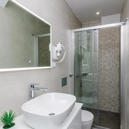 Two-bedroom In アパート