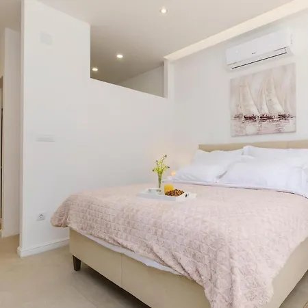 Cozy Apartment In Mokosica * Mokošica